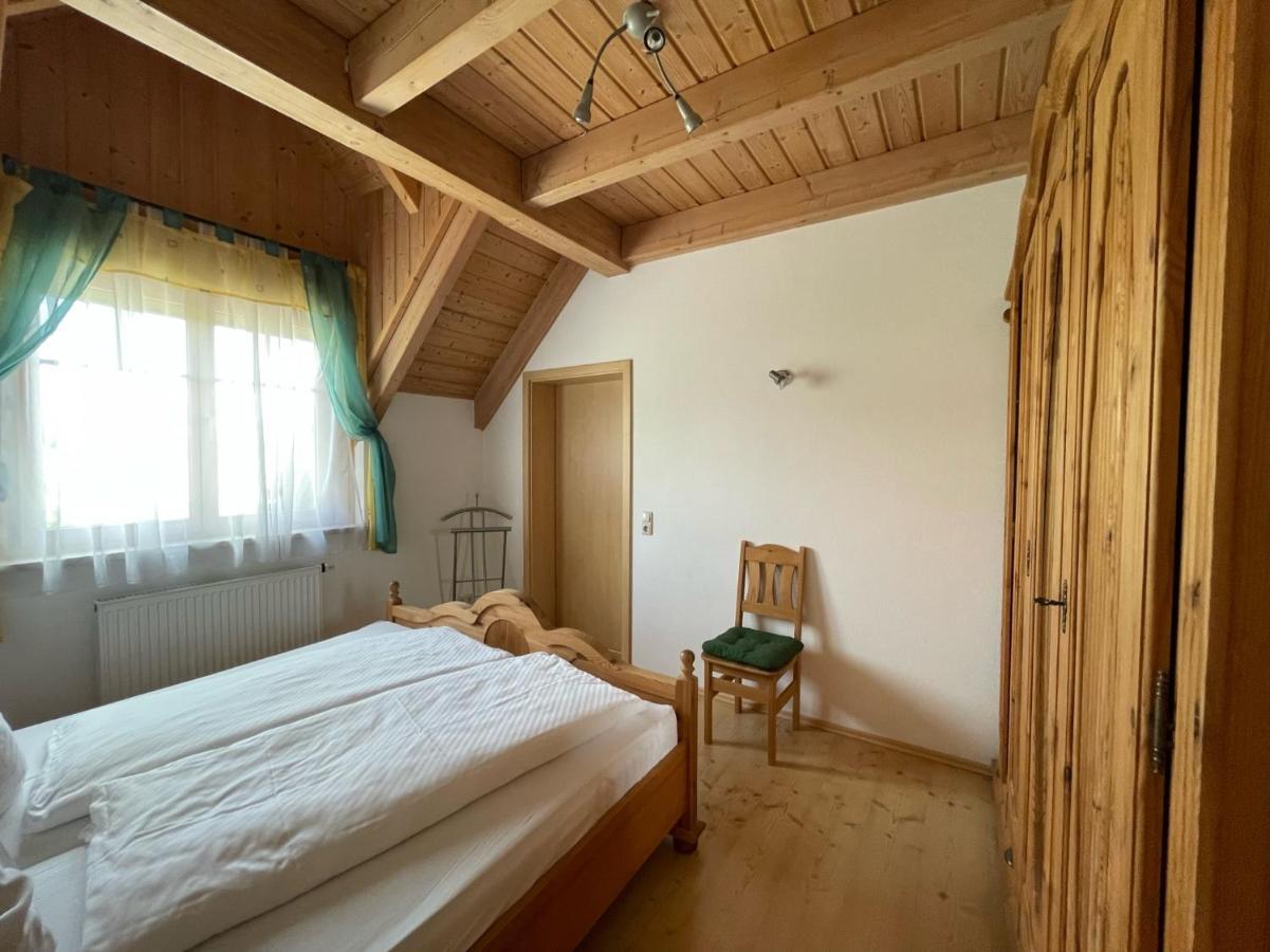 Ferienwohnungen Am Kirchberg Neualbenreuth Exterior foto