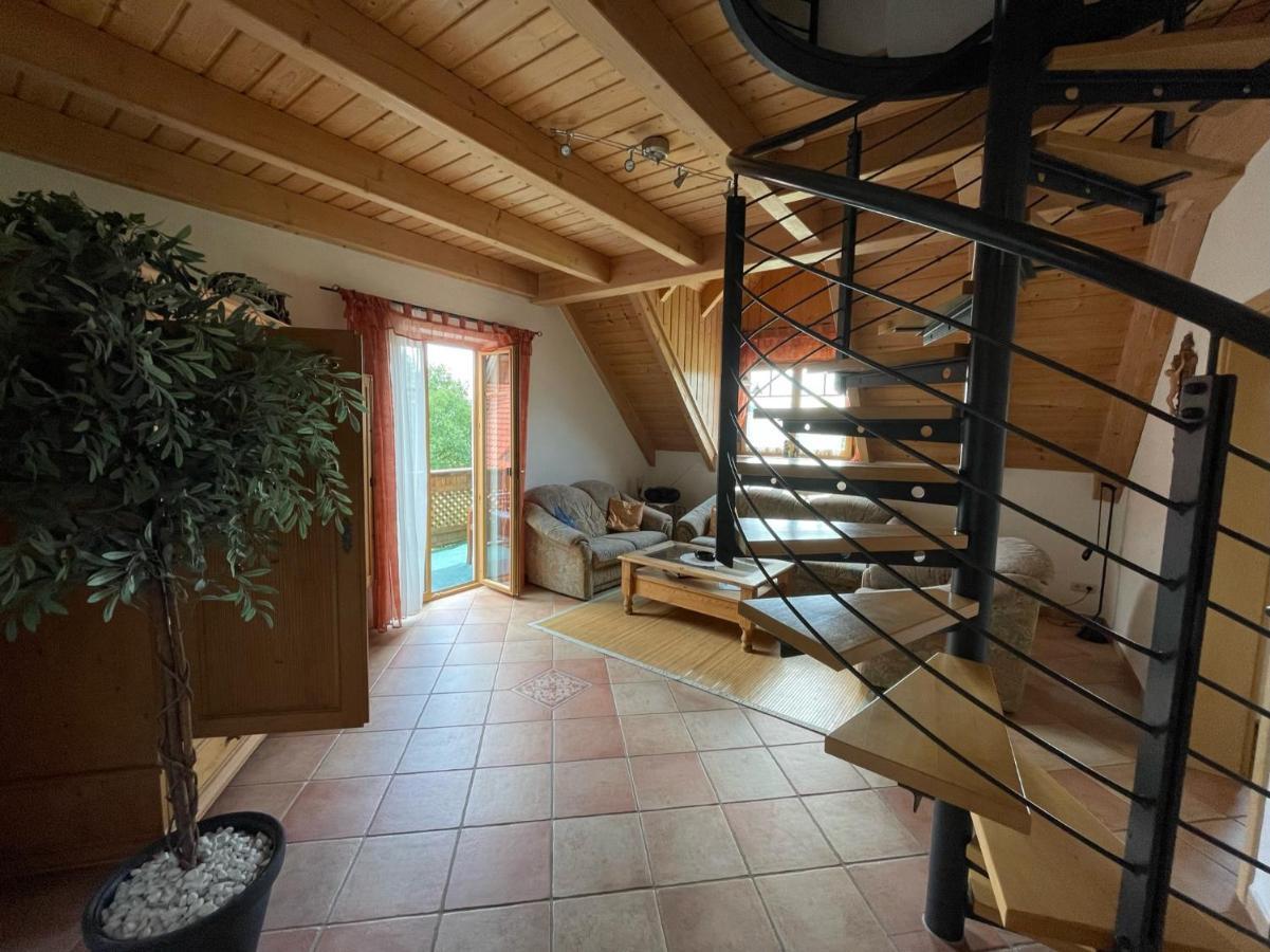 Ferienwohnungen Am Kirchberg Neualbenreuth Exterior foto